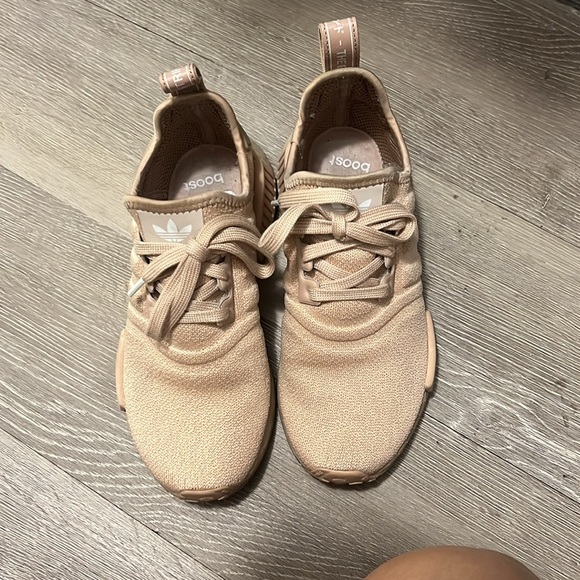 Adidas NMD R1 ‘Ash Pearl’ - Picture 2 of 4